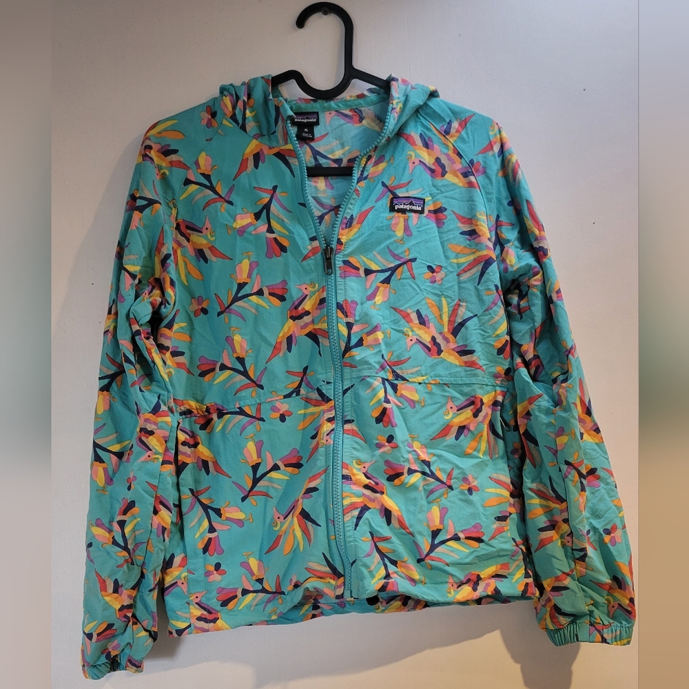 Patagonia rain coat size 14